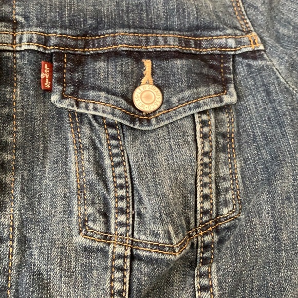 Levi’s Original Trucker Denim Jean Jacket - Picture 6 of 8